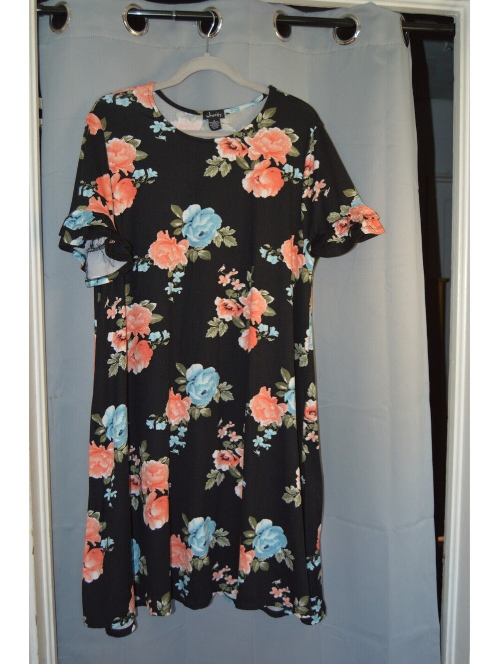 Justify black floral short sleeve dress size 1X
